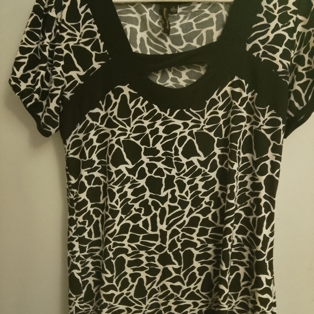 Susan Lawrence Black and White Patterned Blouse